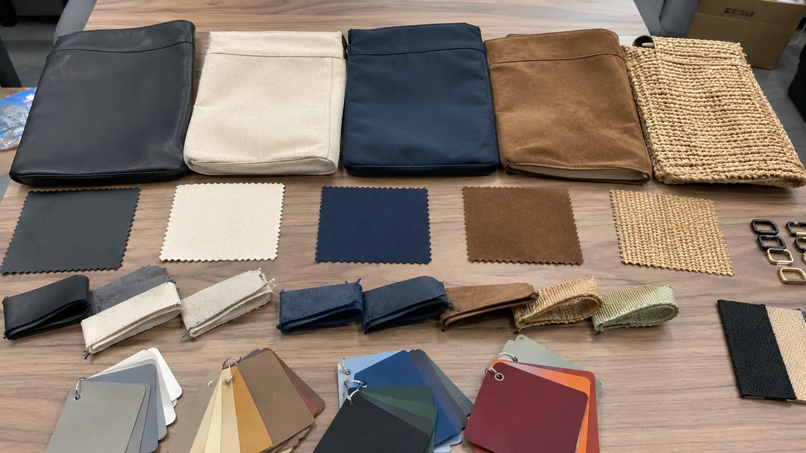 Bag Materials for B2B Buyers: PU, Canvas, Nylon, Suede and Raffia